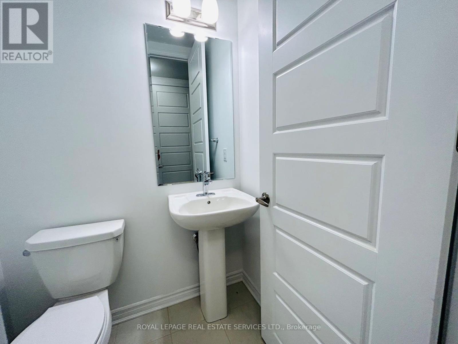 1577 Moira Crescent, Milton, Ontario  L9E 1X8 - Photo 5 - W13781392