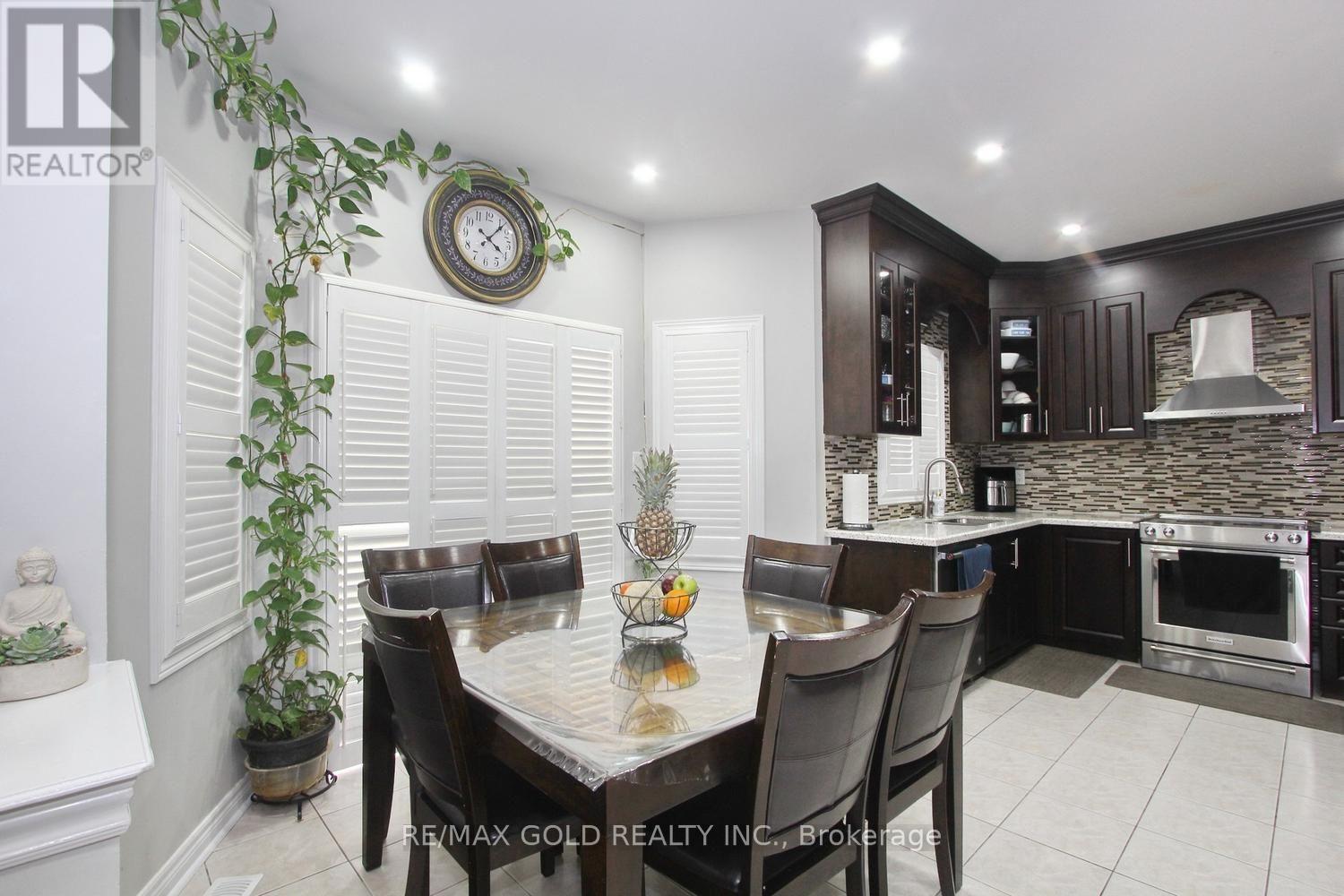 15 Youngestar Trail, Brampton, Ontario  L6P 1P5 - Photo 10 - W13781416