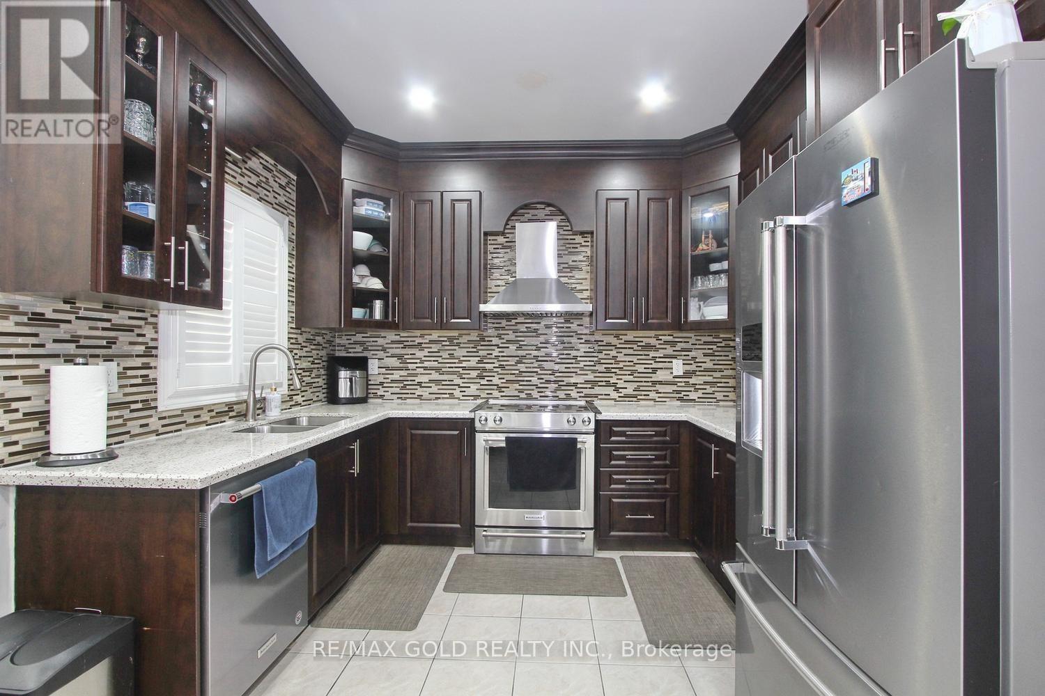 15 Youngestar Trail, Brampton, Ontario  L6P 1P5 - Photo 11 - W13781416