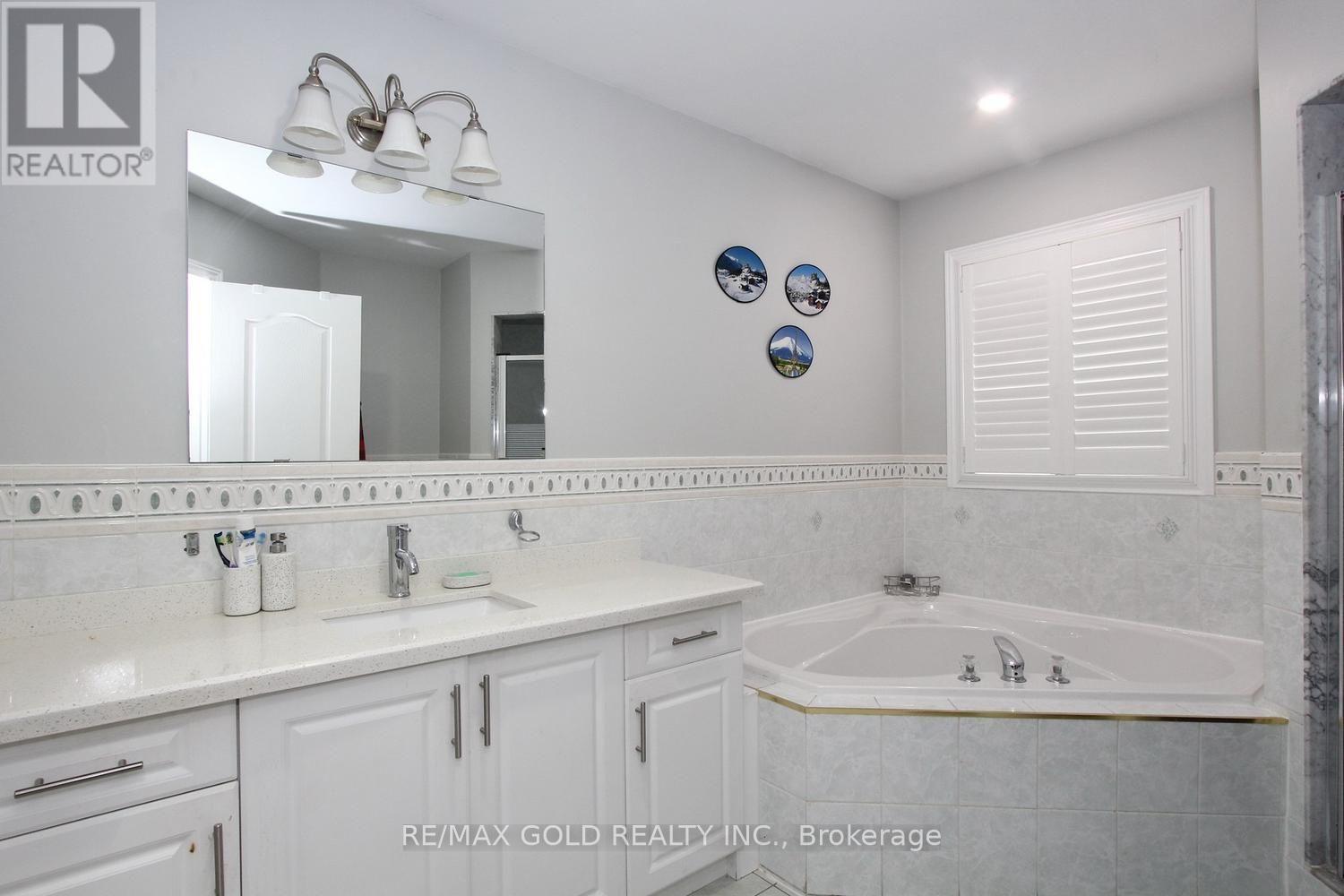 15 Youngestar Trail, Brampton, Ontario  L6P 1P5 - Photo 19 - W13781416