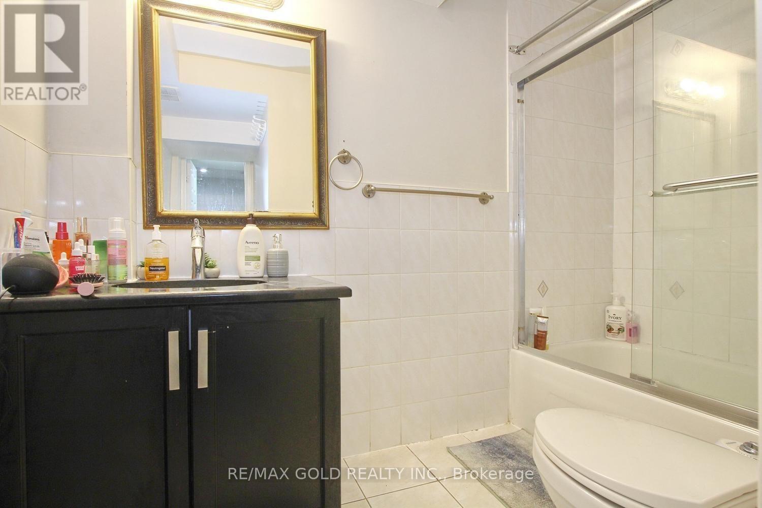 15 Youngestar Trail, Brampton, Ontario  L6P 1P5 - Photo 38 - W13781416