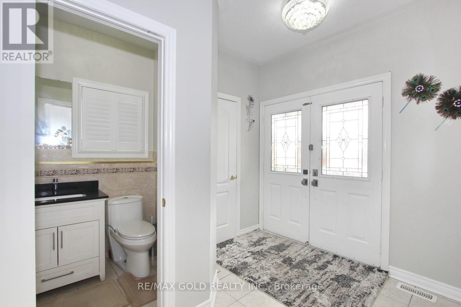 15 Youngestar Trail, Brampton, Ontario  L6P 1P5 - Photo 5 - W13781416