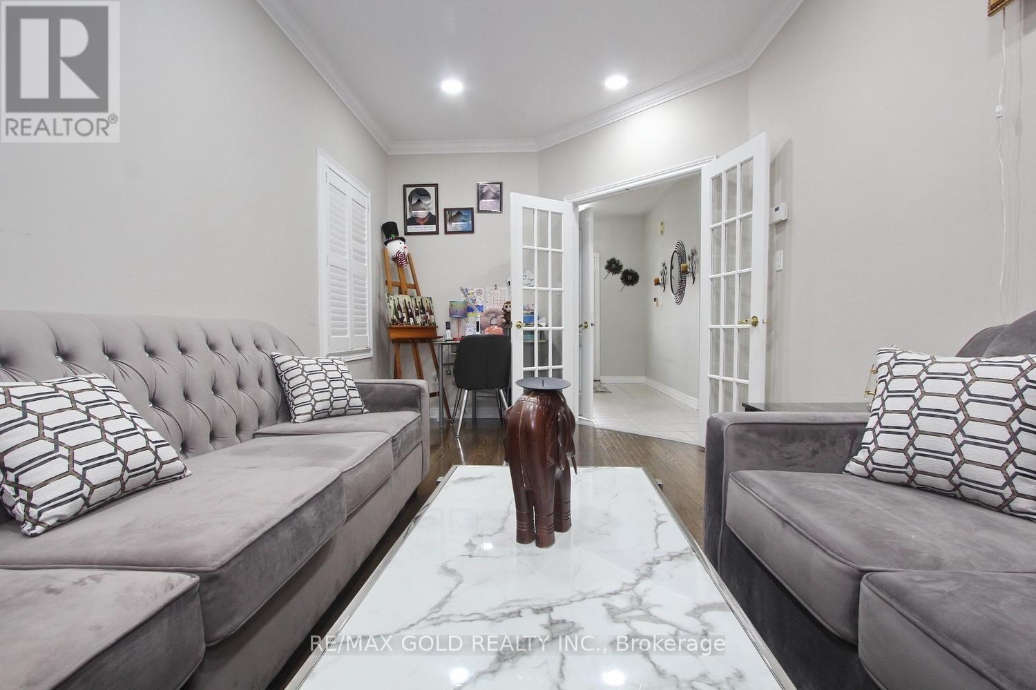 15 Youngestar Trail, Brampton, Ontario  L6P 1P5 - Photo 8 - W13781416