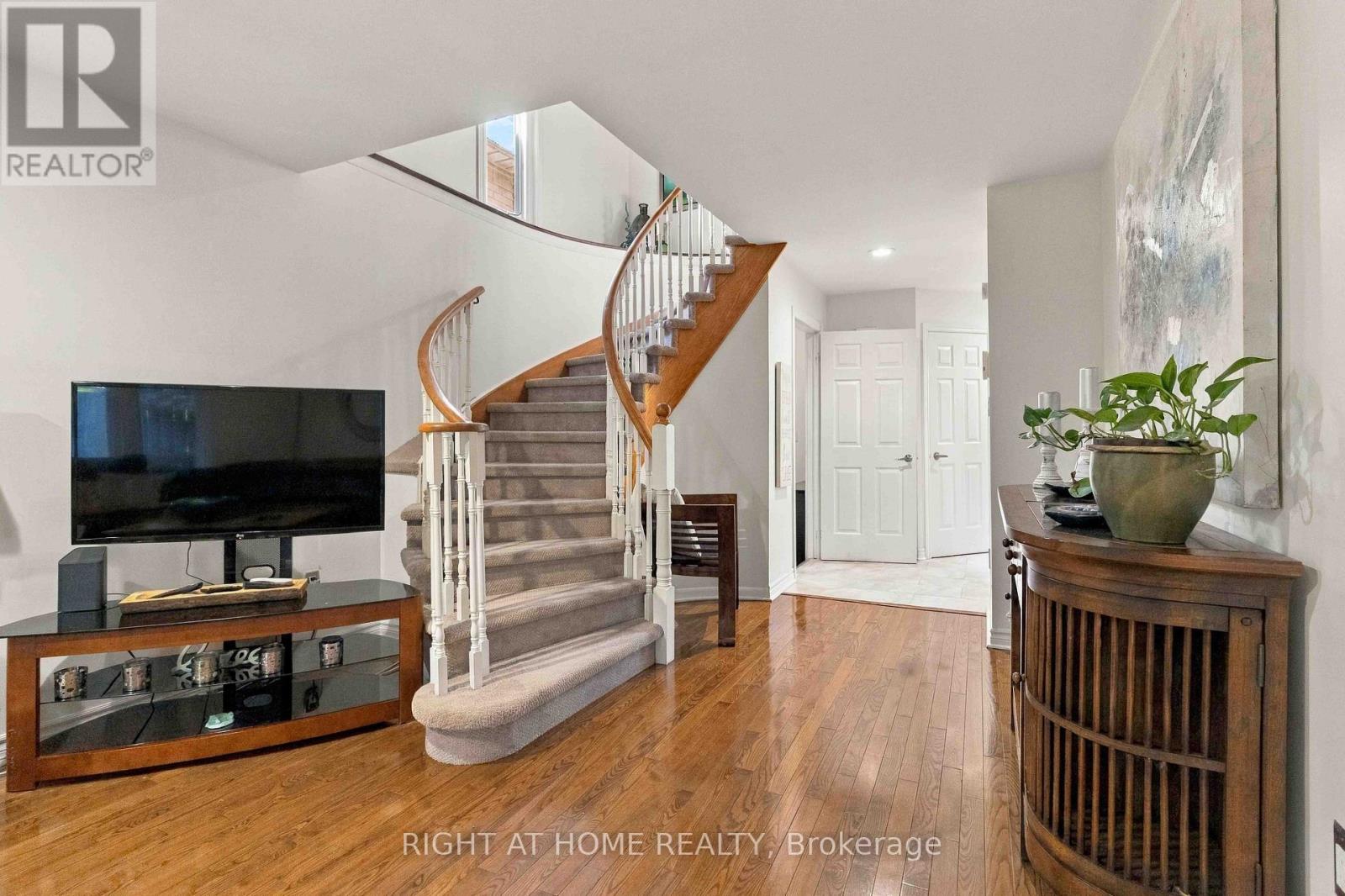 1355 Boulder Creek Crescent, Mississauga, Ontario  L5J 4N7 - Photo 15 - W13781470