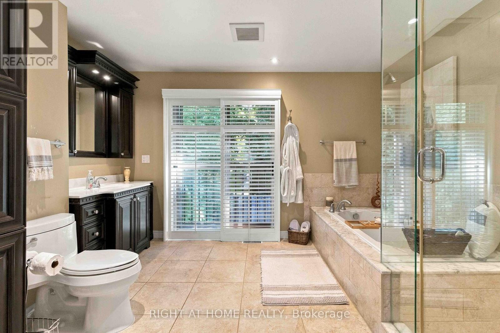 1355 Boulder Creek Crescent, Mississauga, Ontario  L5J 4N7 - Photo 32 - W13781470