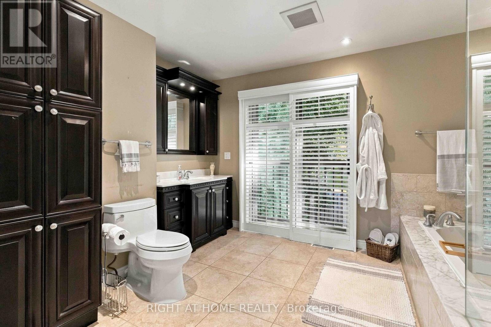 1355 Boulder Creek Crescent, Mississauga, Ontario  L5J 4N7 - Photo 33 - W13781470