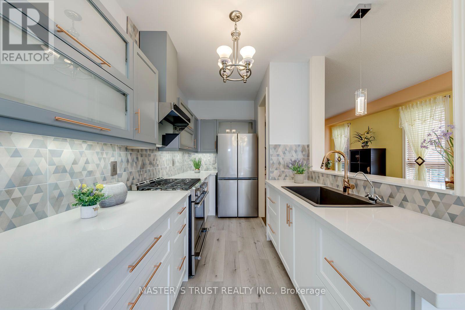 797 Khan Crescent, Mississauga, Ontario  L5V 2R2 - Photo 15 - W13781476