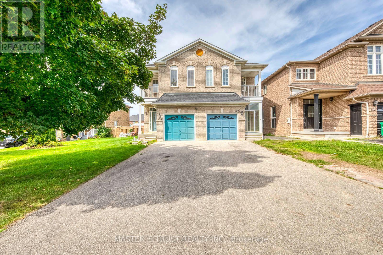 797 Khan Crescent, Mississauga, Ontario  L5V 2R2 - Photo 2 - W13781476