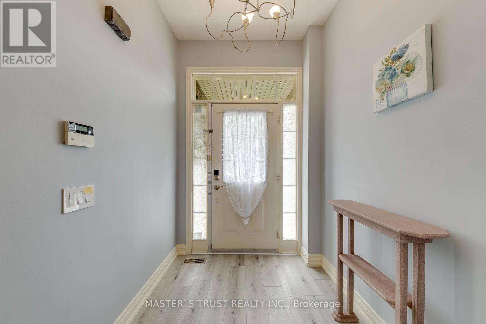 797 Khan Crescent, Mississauga, Ontario  L5V 2R2 - Photo 5 - W13781476