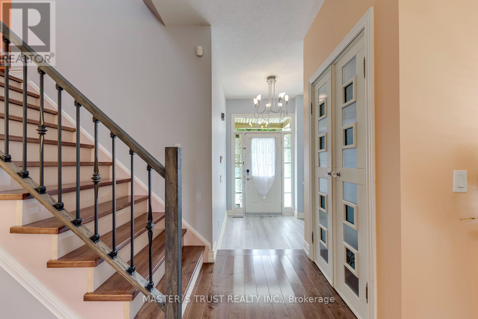 797 Khan Crescent, Mississauga, Ontario  L5V 2R2 - Photo 6 - W13781476