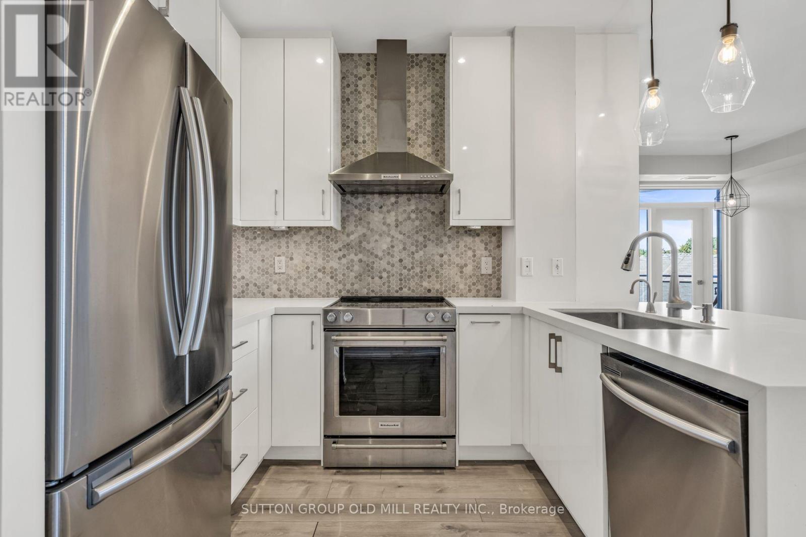 422 - 245 Dalesford Road, Toronto, Ontario  M8Y 4H7 - Photo 4 - W13781518