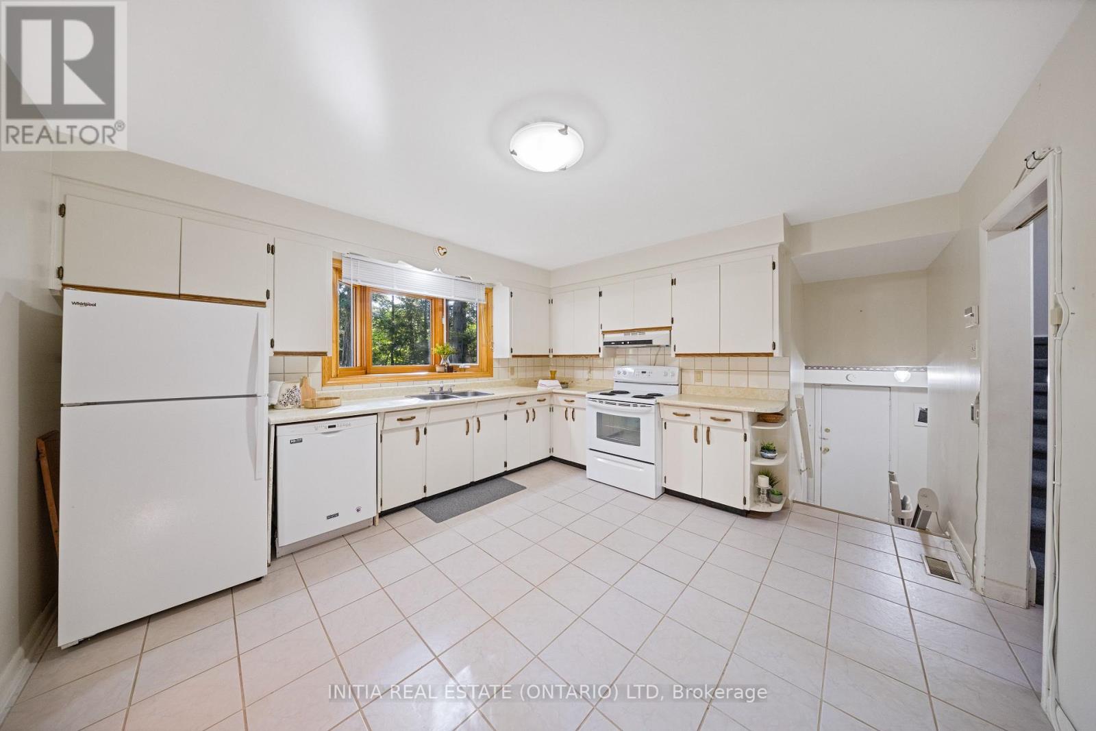 1732 Rutherglen Close, Sarnia, Ontario  N7S 3R9 - Photo 16 - X13624444