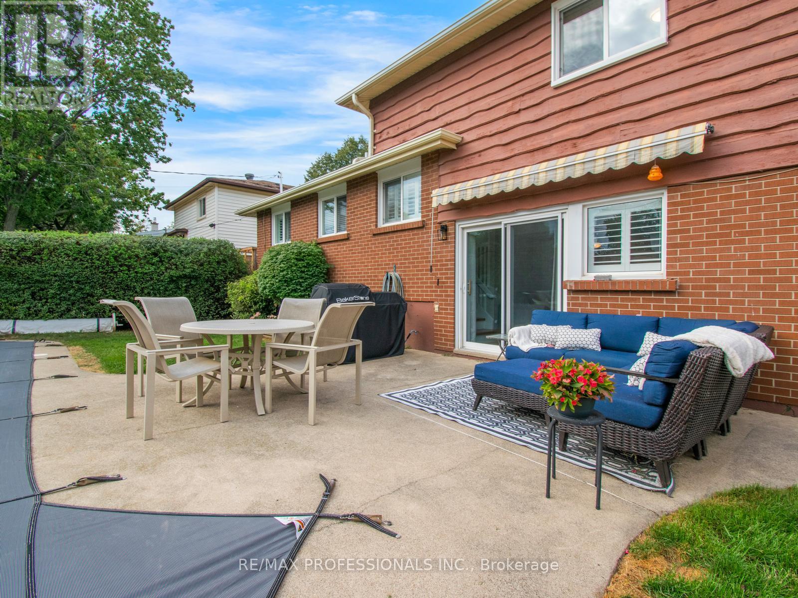 652 Meadow Lane, Burlington, Ontario  L7L 4R8 - Photo 38 - W13778122