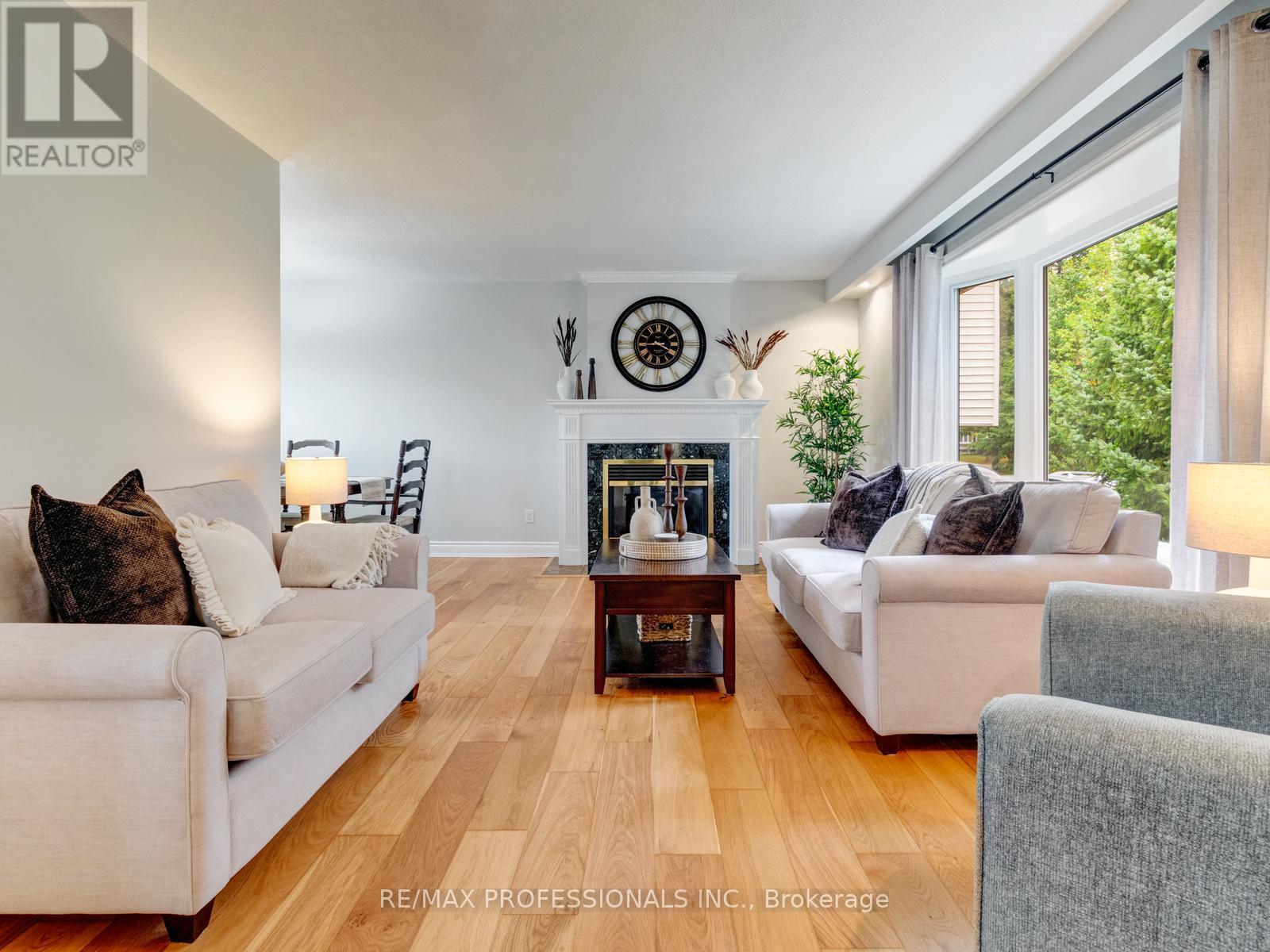 652 Meadow Lane, Burlington, Ontario  L7L 4R8 - Photo 16 - W13778122