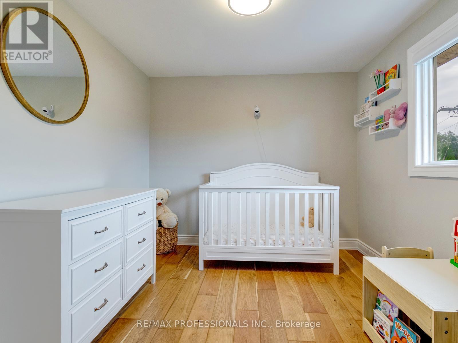 652 Meadow Lane, Burlington, Ontario  L7L 4R8 - Photo 28 - W13778122