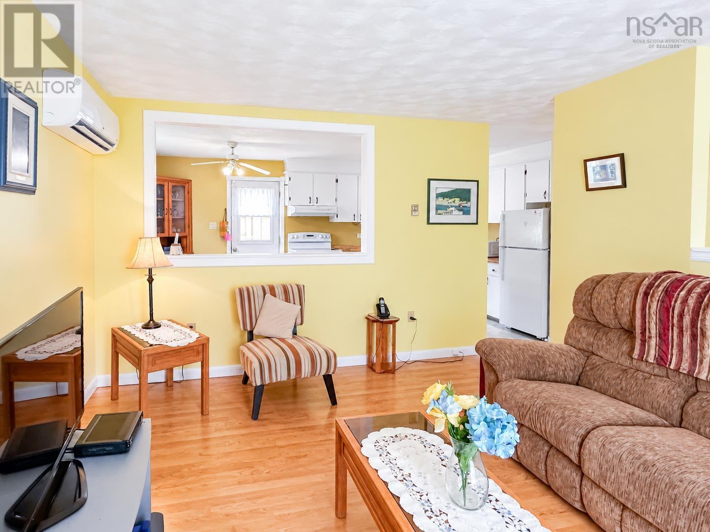 30 Sherry Avenue photo 7