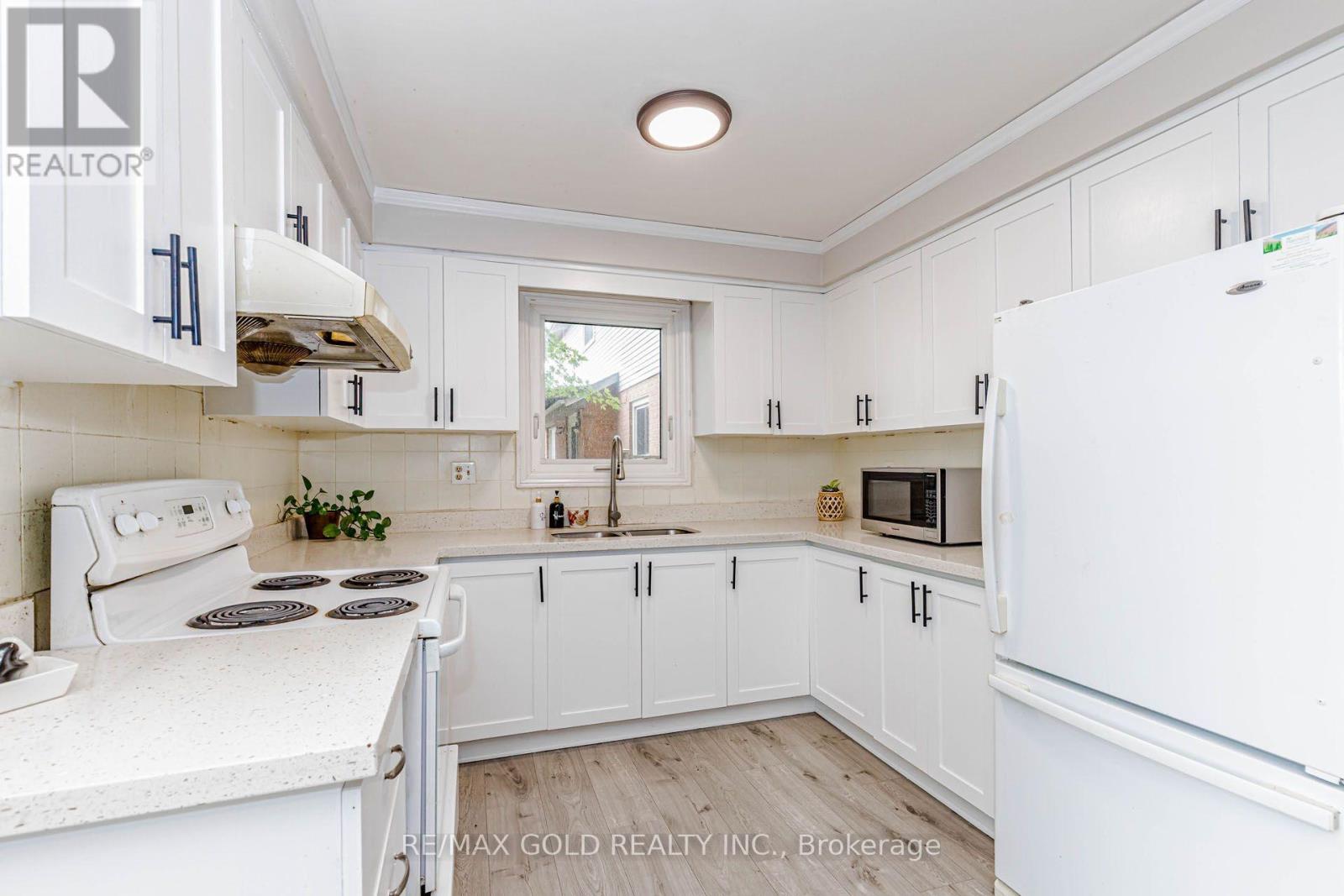 74 Parkplaza Drive S, Hamilton, Ontario  L8V 5A5 - Photo 13 - X13781322