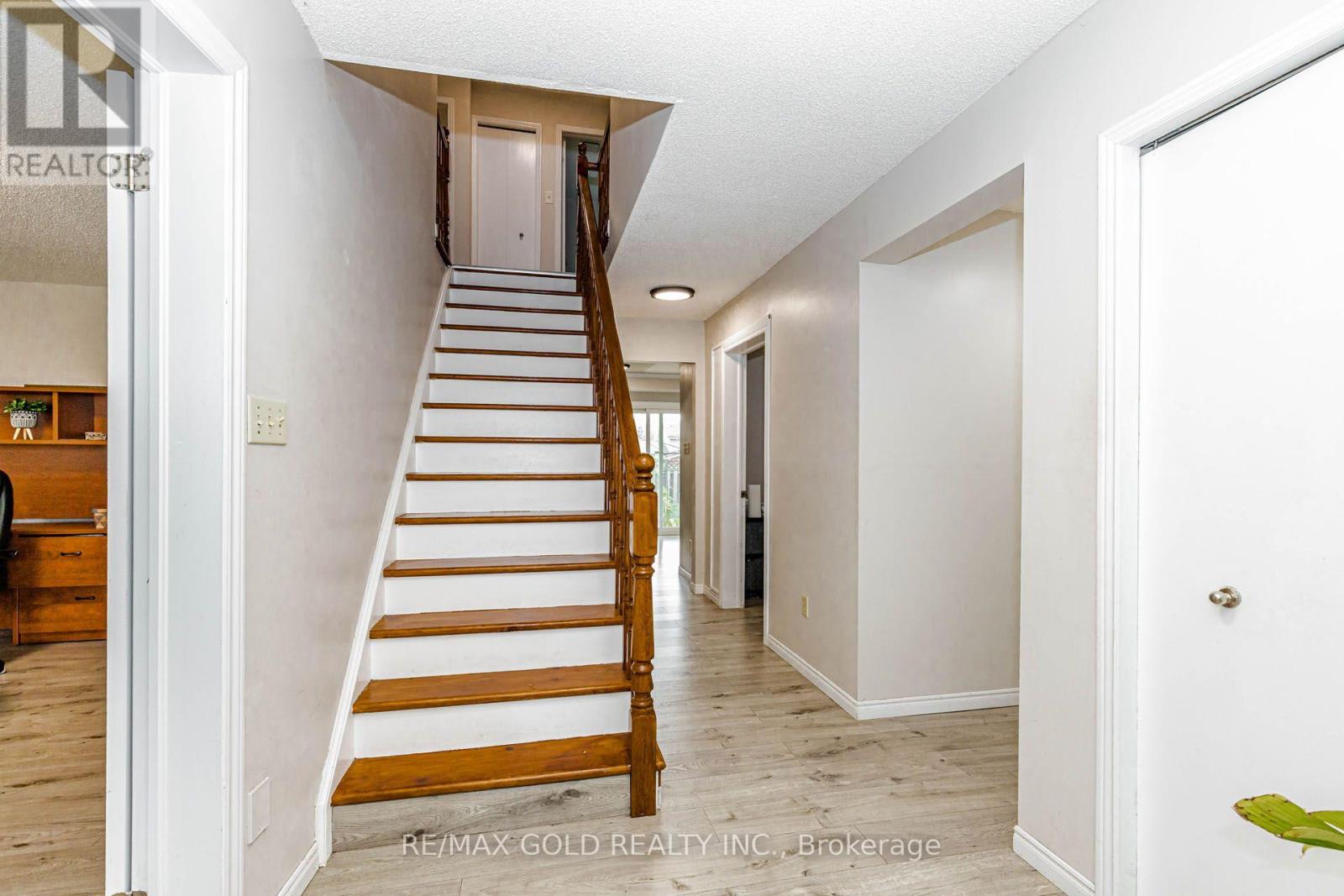 74 Parkplaza Drive S, Hamilton, Ontario  L8V 5A5 - Photo 7 - X13781322