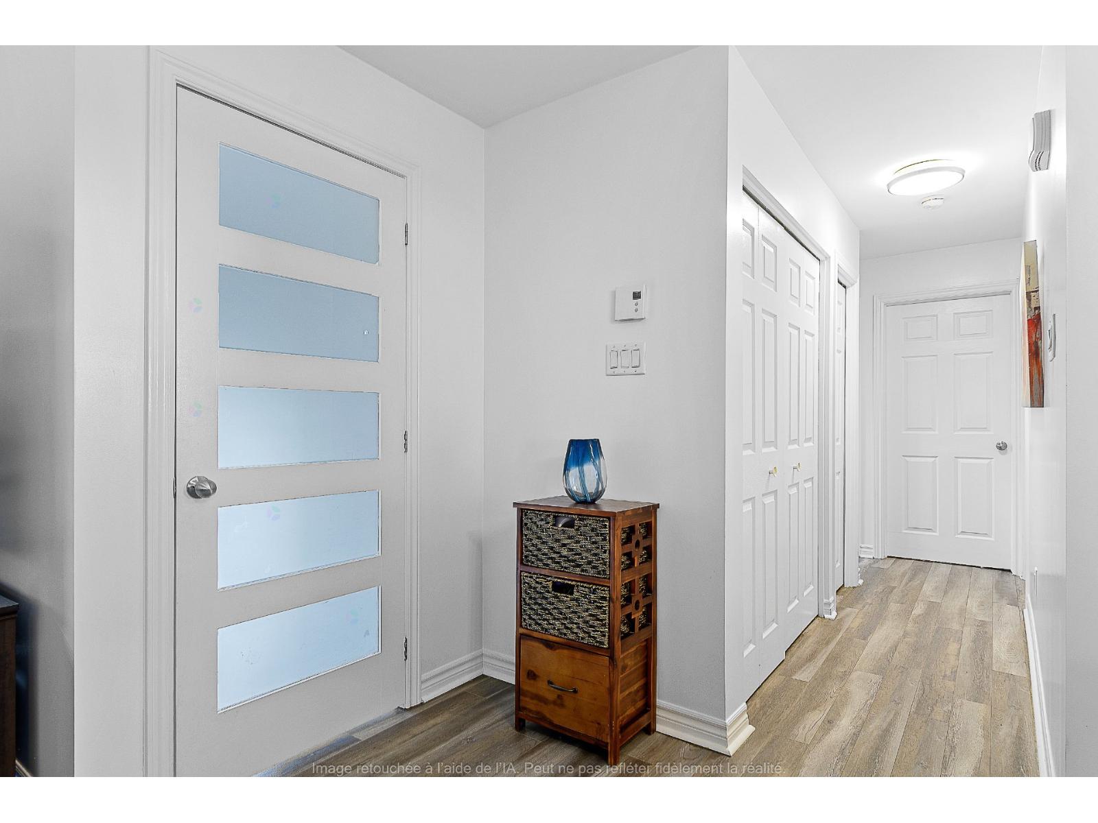 8 Rue Graham Gatineau (Hull) Quebec Canada J8Y3K1 4