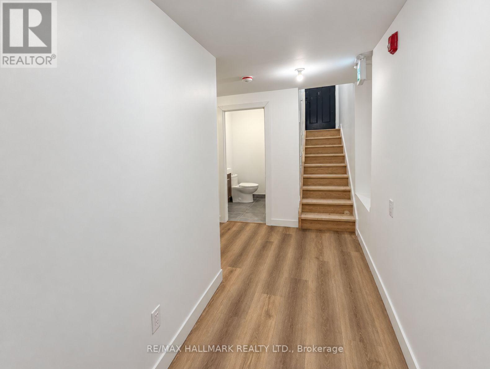 Main & 1/2 Bsmt - 440 Parliament Street, Toronto, Ontario  M5A 3A2 - Photo 20 - C13780484