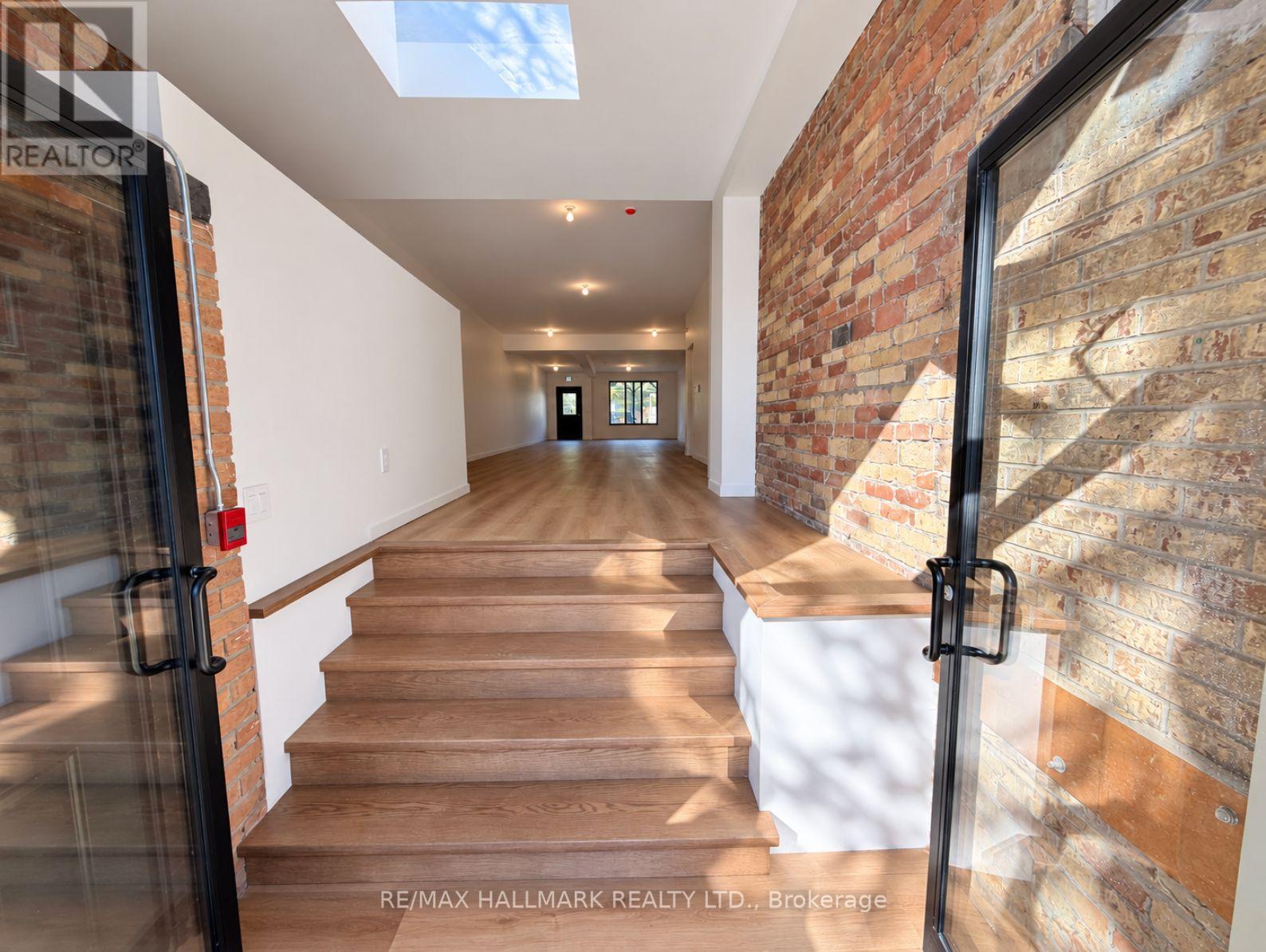 Main & 1/2 Bsmt - 440 Parliament Street, Toronto, Ontario  M5A 3A2 - Photo 7 - C13780484