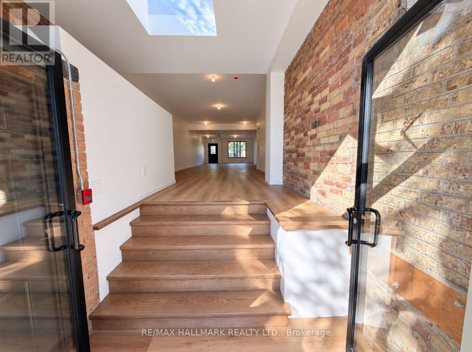 Main & 1/2 Bsmt - 440 Parliament Street, Toronto, Ontario  M5A 3A2 - Photo 6 - C13780484