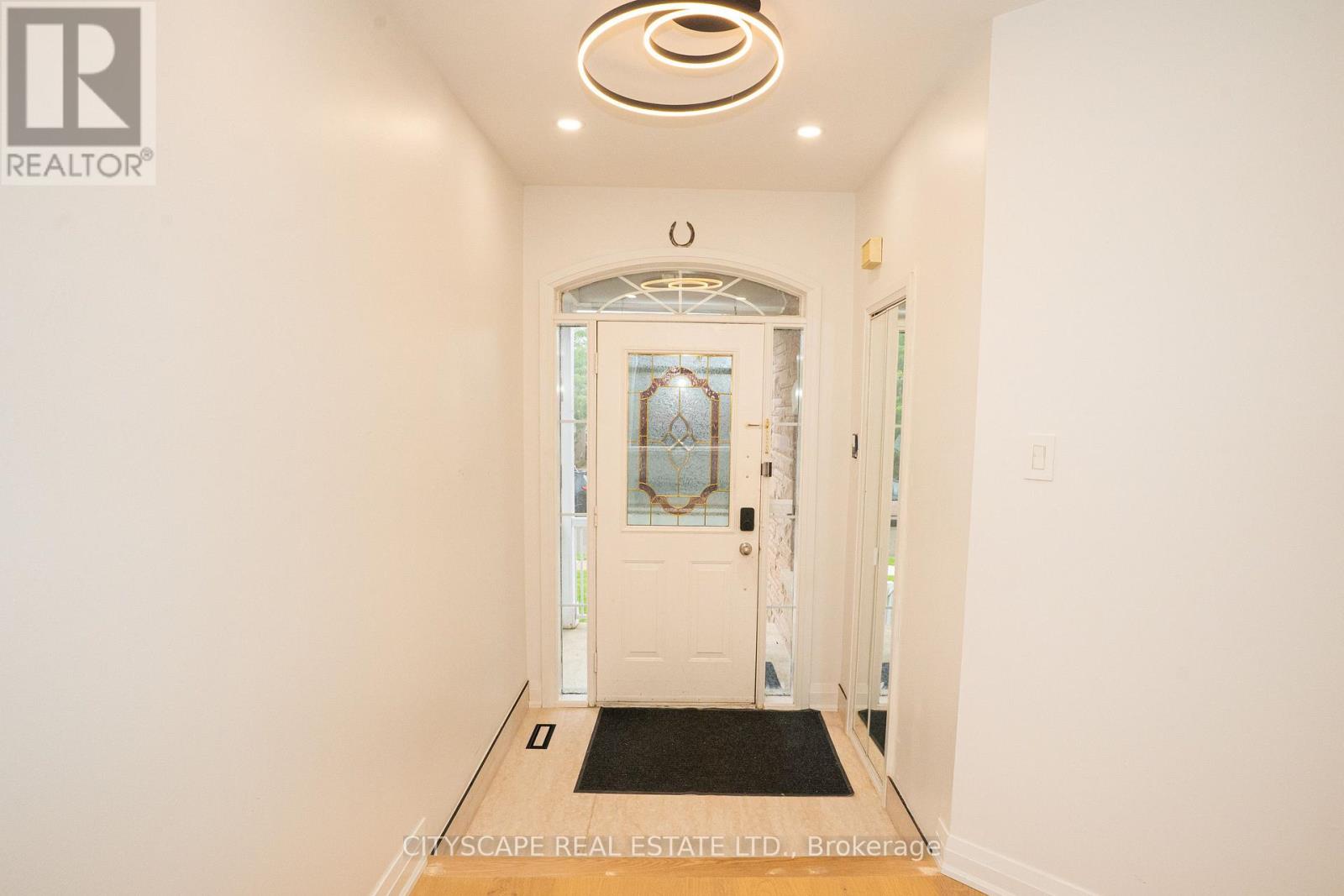 54 Albright Road, Brampton, Ontario  L6X 5C8 - Photo 4 - W13765434