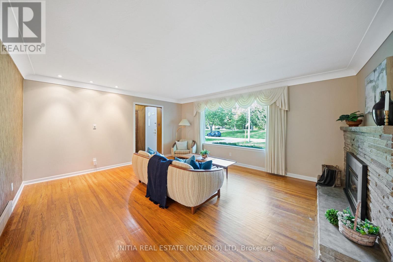 1732 Rutherglen Close, Sarnia, Ontario  N7S 3R9 - Photo 11 - X13624444