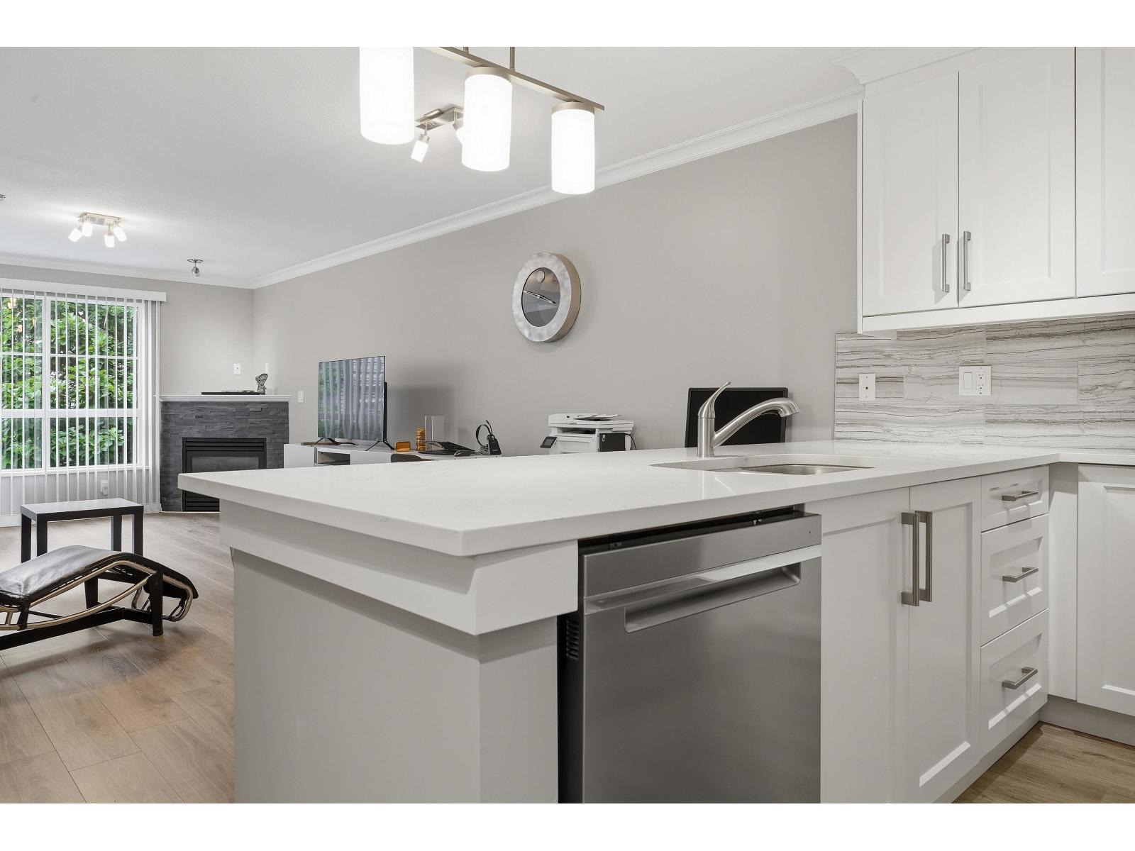 320 12083 92a Avenue, Surrey, British Columbia  V3V 8C8 - Photo 9 - R3165055
