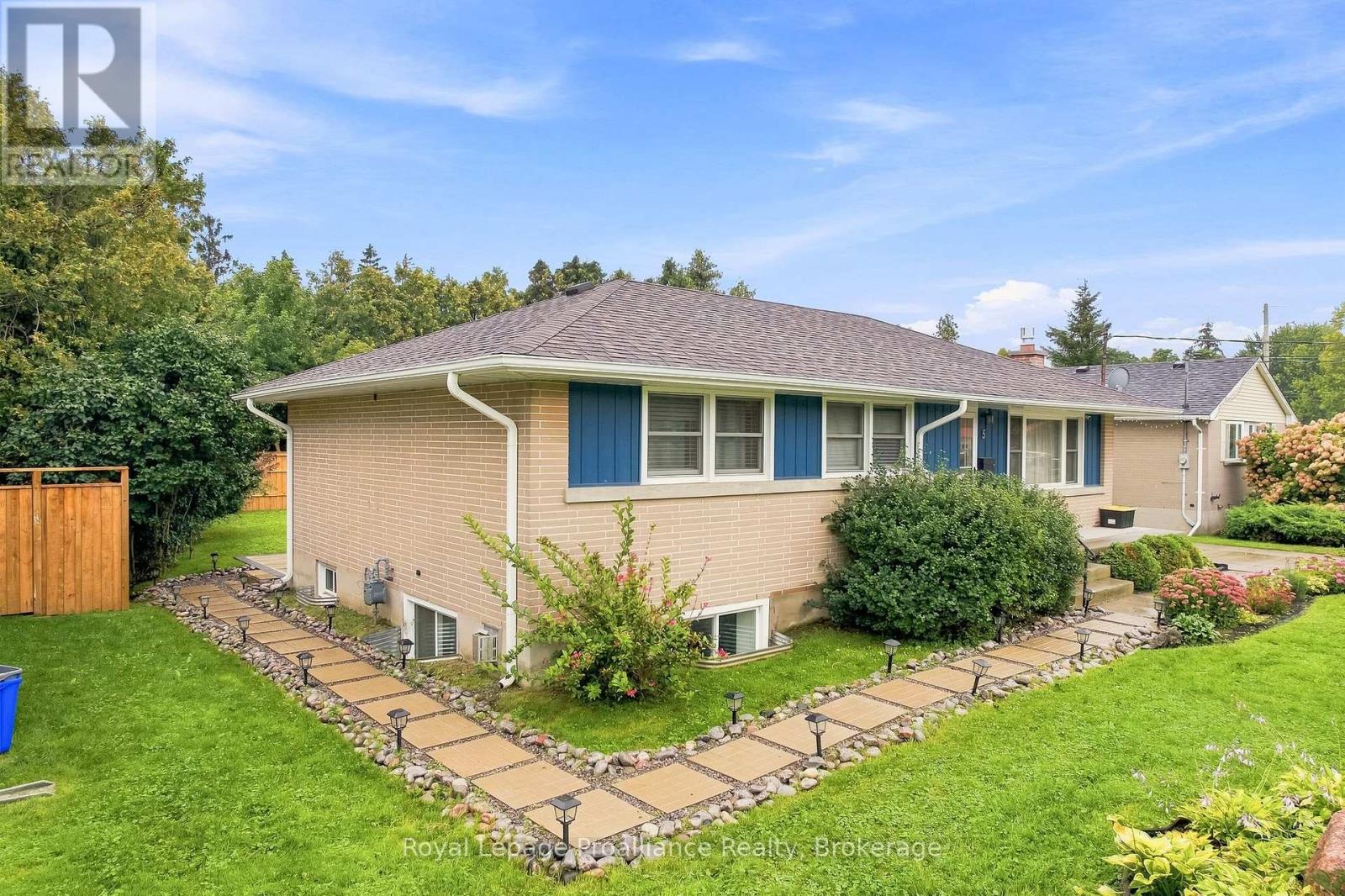 B - 5 Jane Street, Cobourg, Ontario  K9A 1K2 - Photo 1 - X13781548