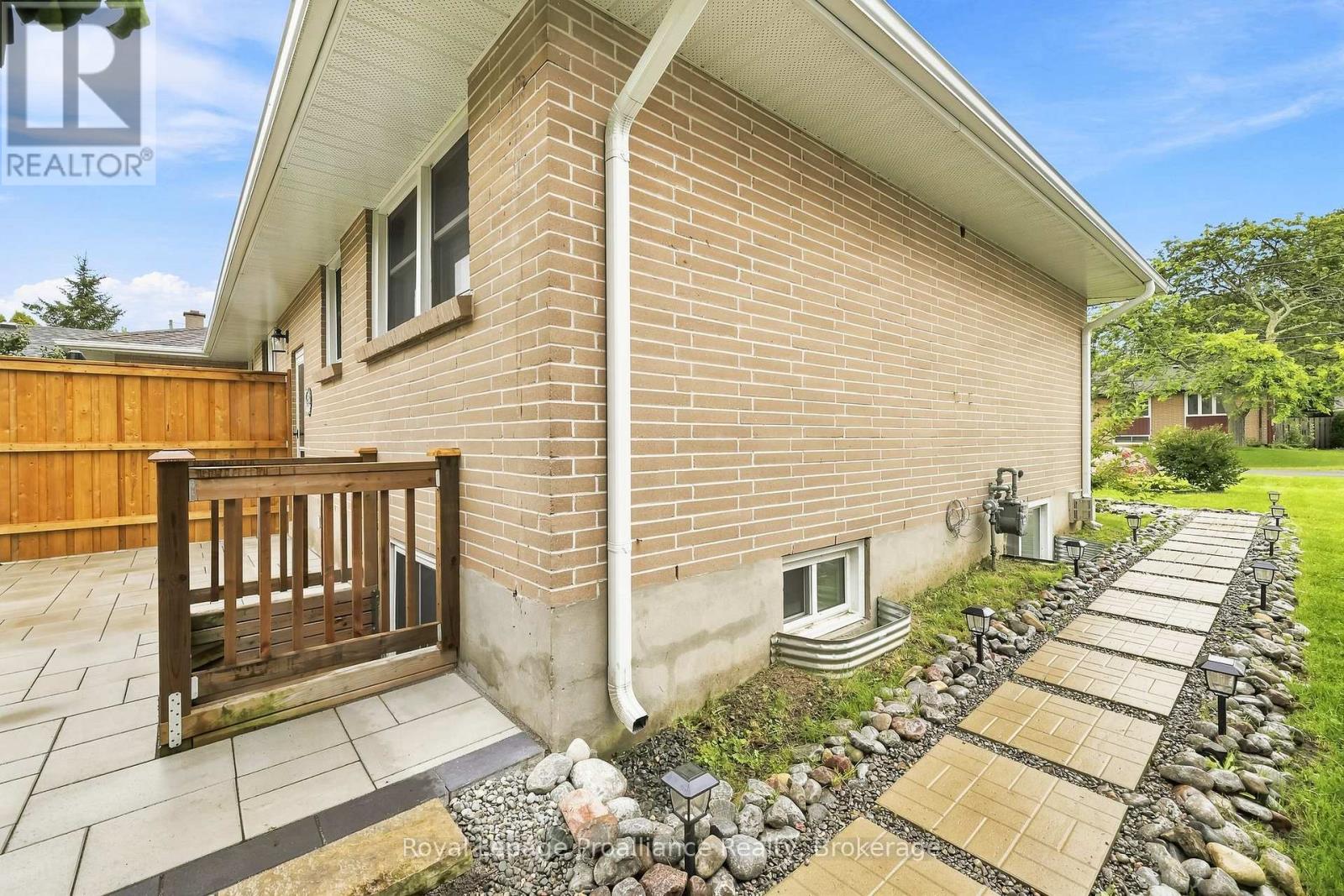 B - 5 Jane Street, Cobourg, Ontario  K9A 1K2 - Photo 10 - X13781548
