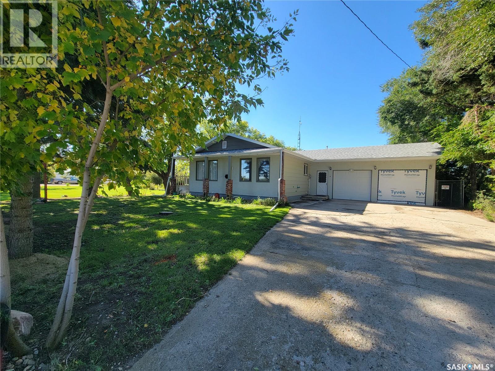 200 & 202 Saskatchewan AVENUE, tramping lake, Saskatchewan