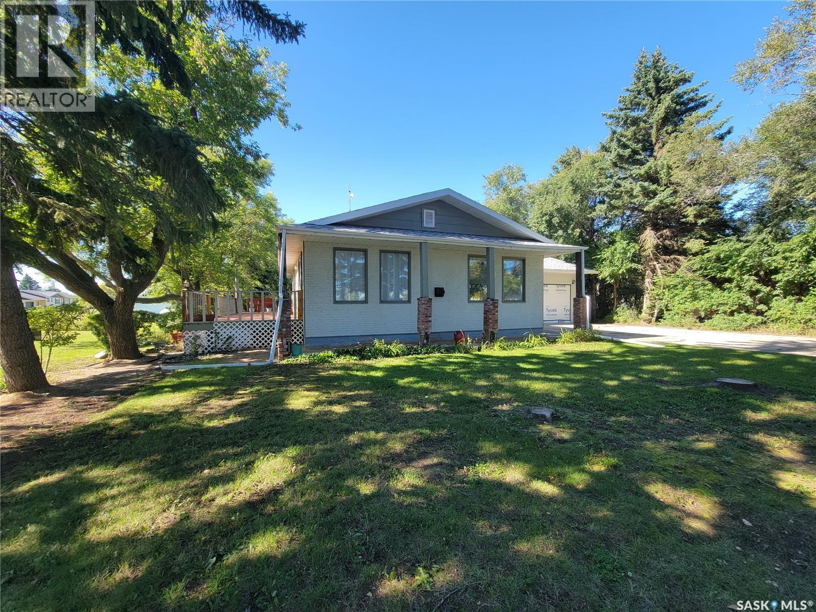 200 & 202 Saskatchewan Avenue, Tramping Lake, Saskatchewan  S0K 4H0 - Photo 2 - SK048356