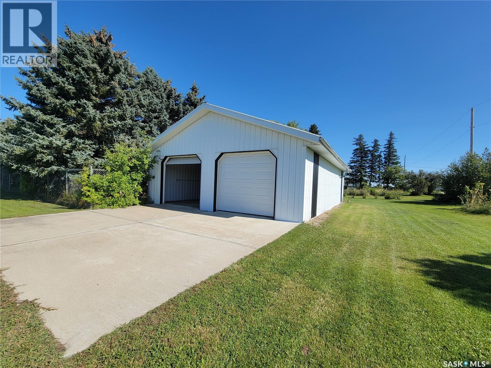 200 & 202 Saskatchewan Avenue, Tramping Lake, Saskatchewan  S0K 4H0 - Photo 3 - SK048356