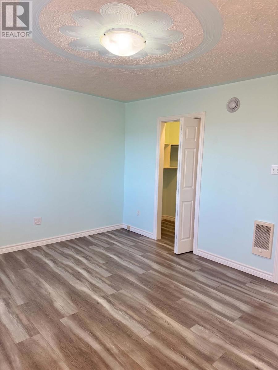 228 Main Street N, Glovertown — photo 31