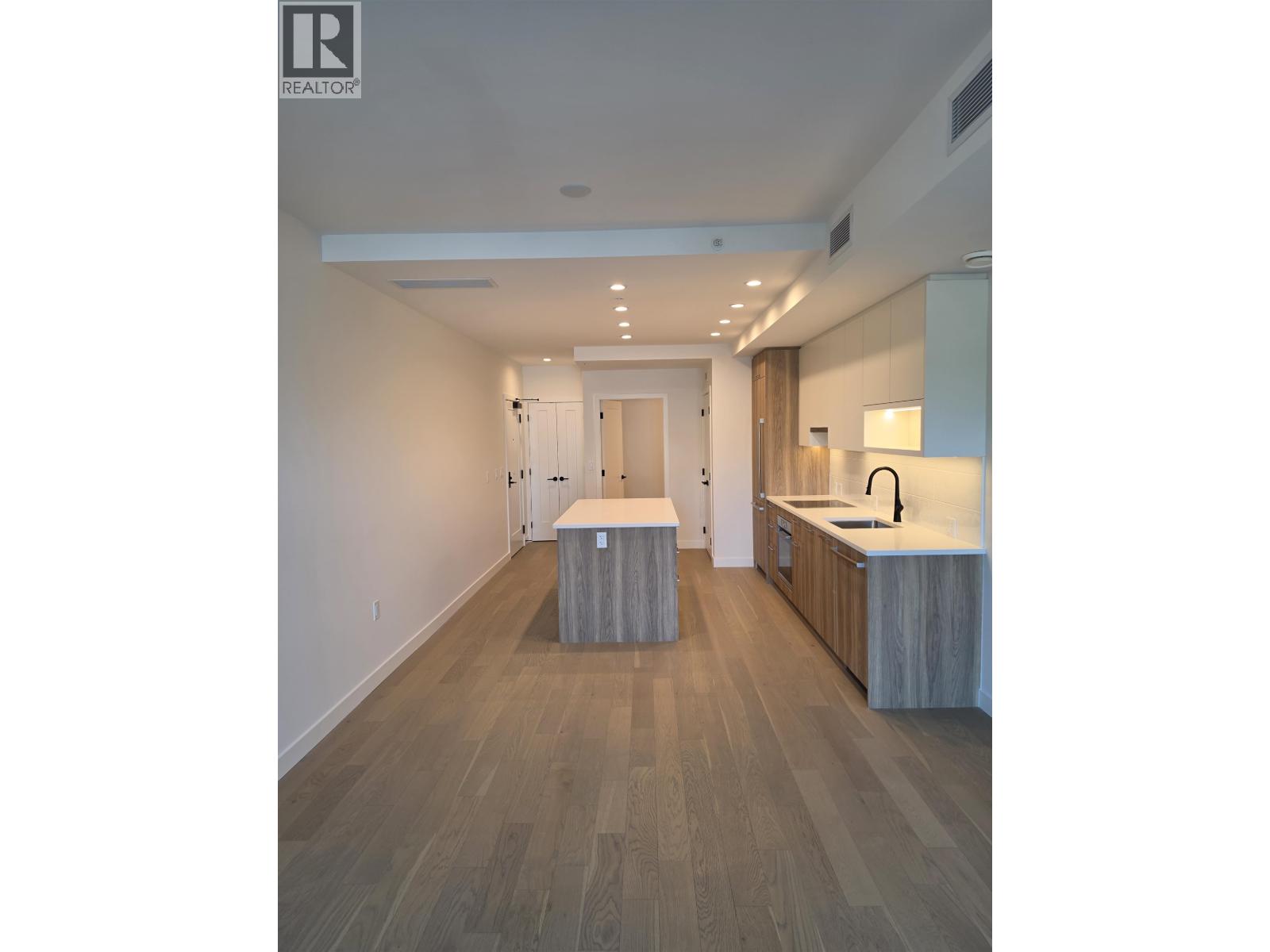 310 8398 Oak Street, Vancouver, British Columbia V6P 0L9 - Photo 1 - R3164354