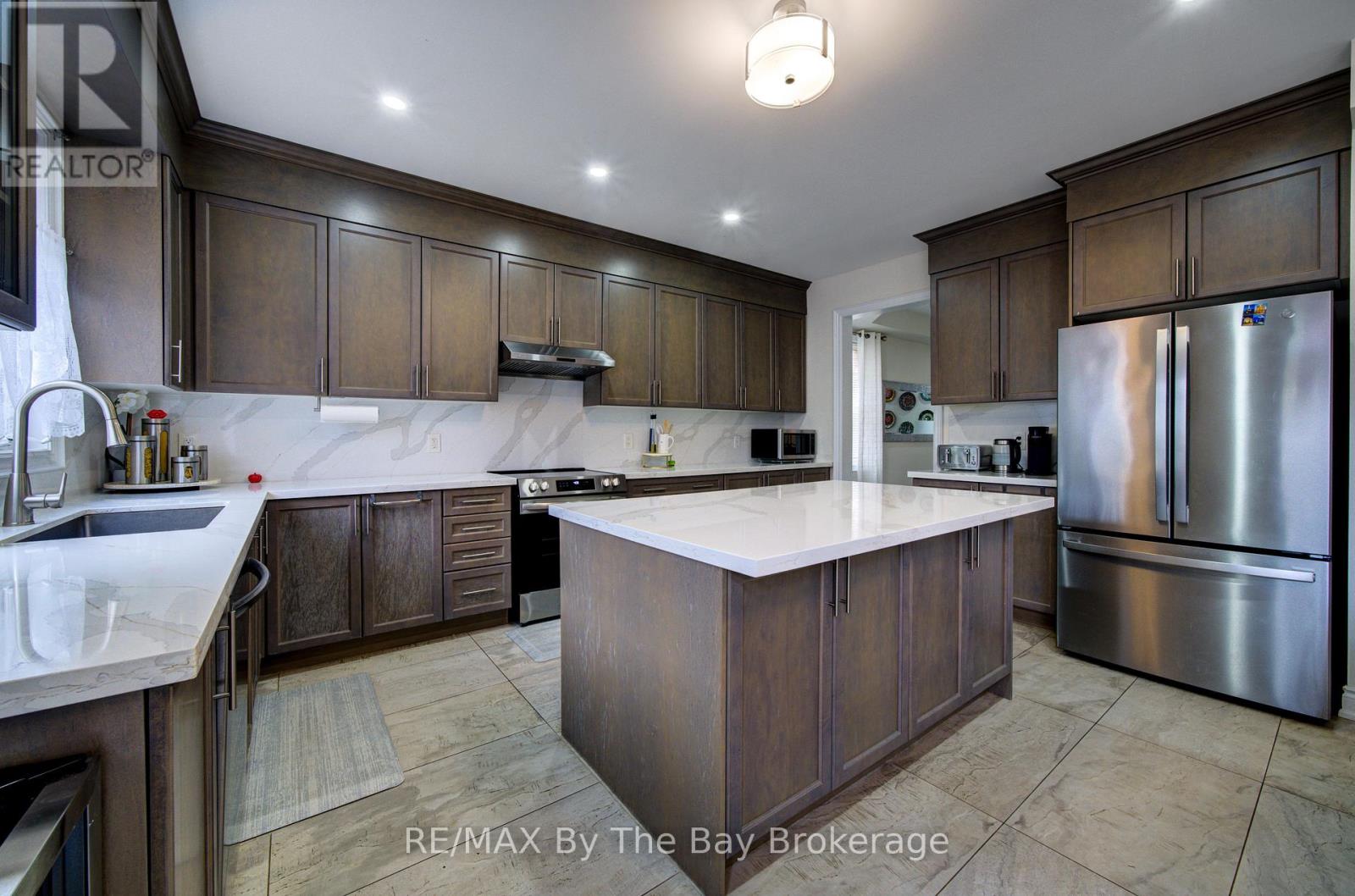 120 Allegra Drive, Wasaga Beach, Ontario  L9Z 1P6 - Photo 12 - S13778246
