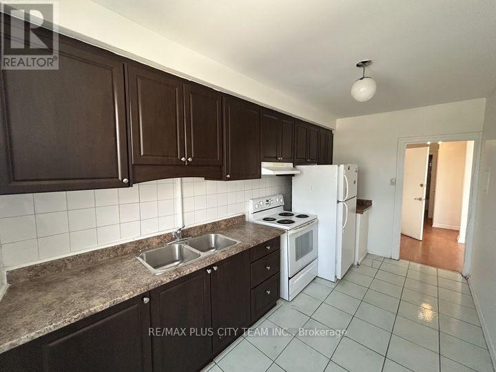 1 - 3432 Bathurst Street, Toronto, Ontario  M6A 2C2 - Photo 3 - C13781602
