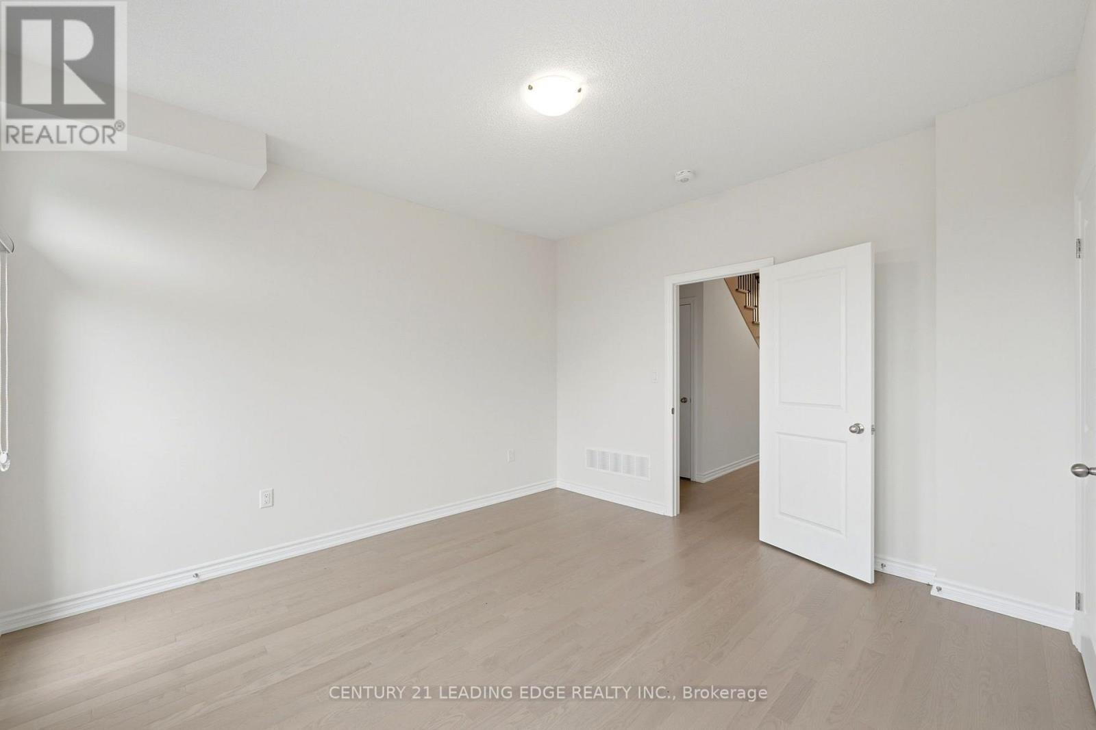 53 Upper Paradise Way, Whitby, Ontario  L1P 0S2 - Photo 5 - E13781550