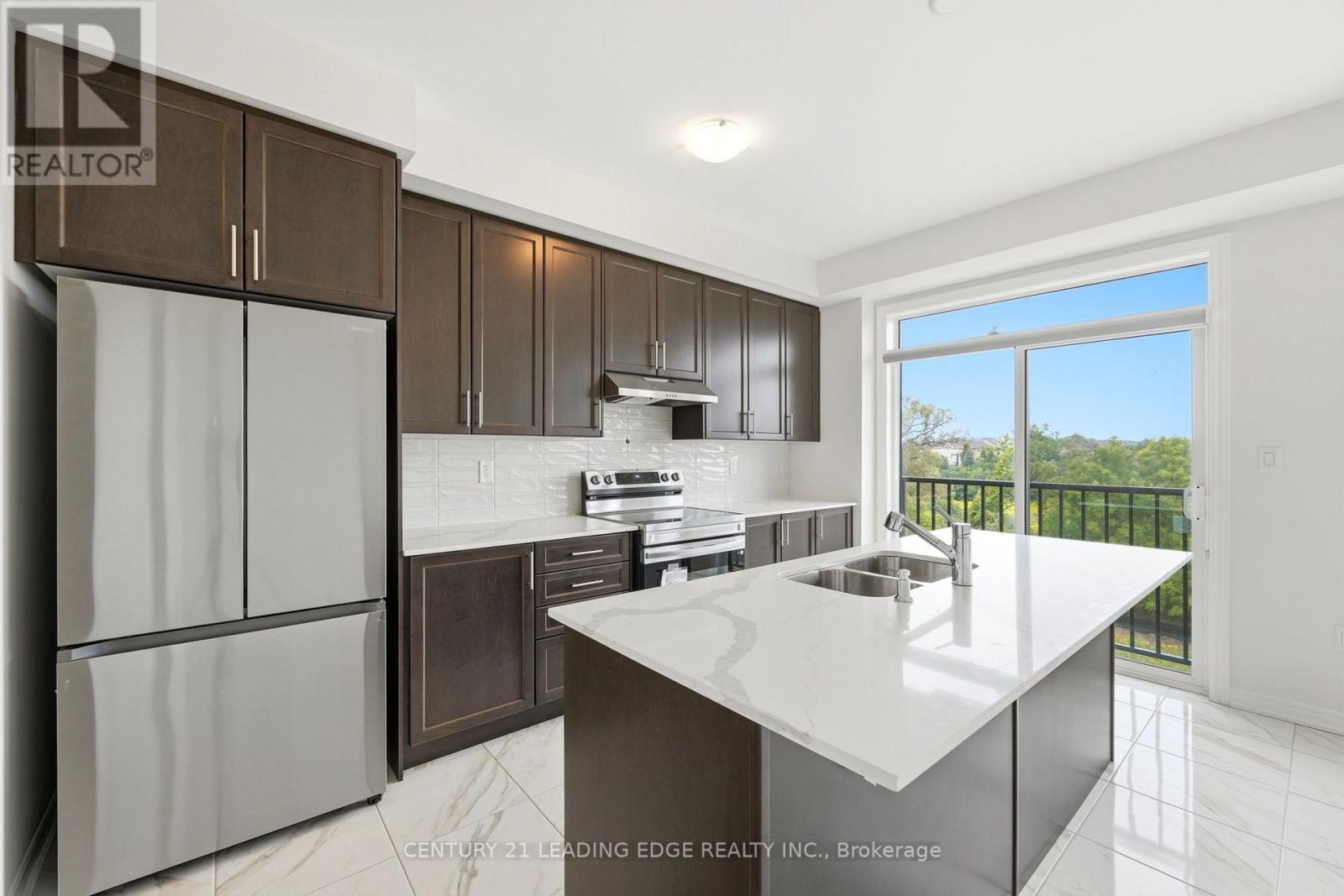53 Upper Paradise Way, Whitby, Ontario  L1P 0S2 - Photo 6 - E13781550