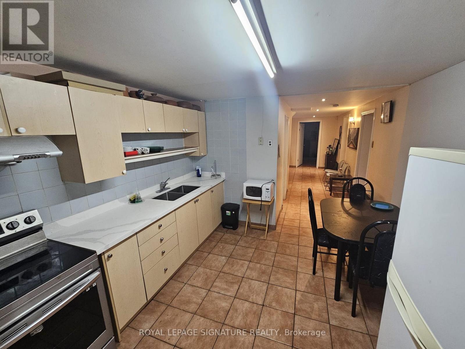 54 Brantwood Drive, Toronto, Ontario  M1H 2G6 - Photo 6 - E13781582