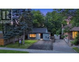 208 PALMERSTON AVENUE, Whitby, Ontario
