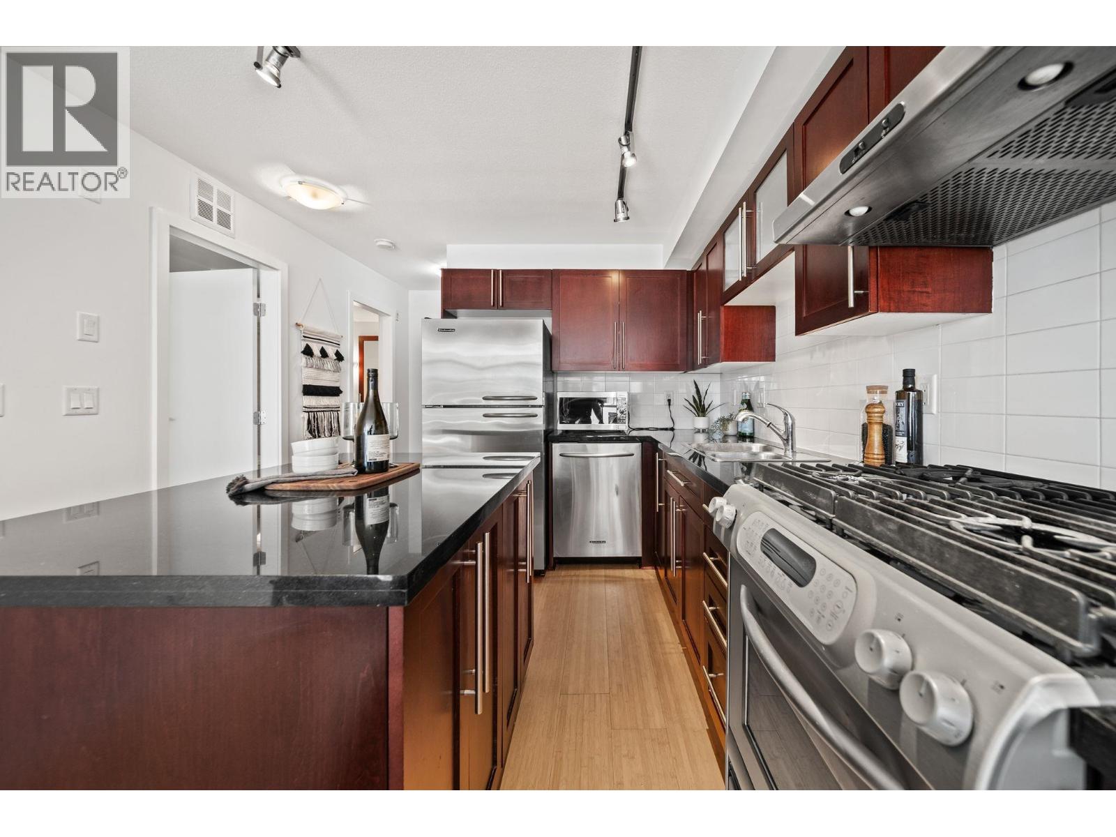 409 122 E 3rd Street, North Vancouver, British Columbia  V7L 1E6 - Photo 11 - R3164997