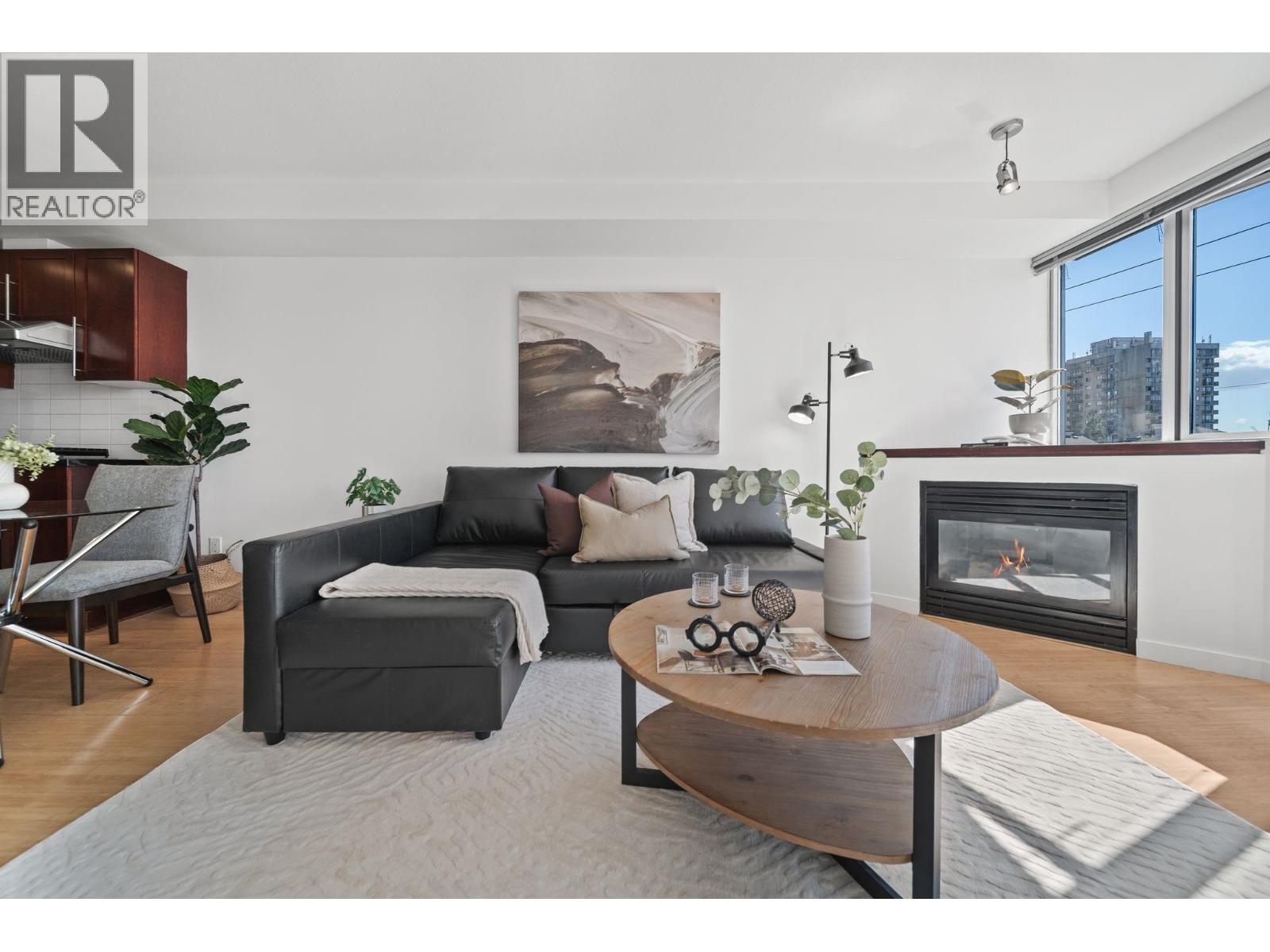 409 122 E 3rd Street, North Vancouver, British Columbia  V7L 1E6 - Photo 3 - R3164997