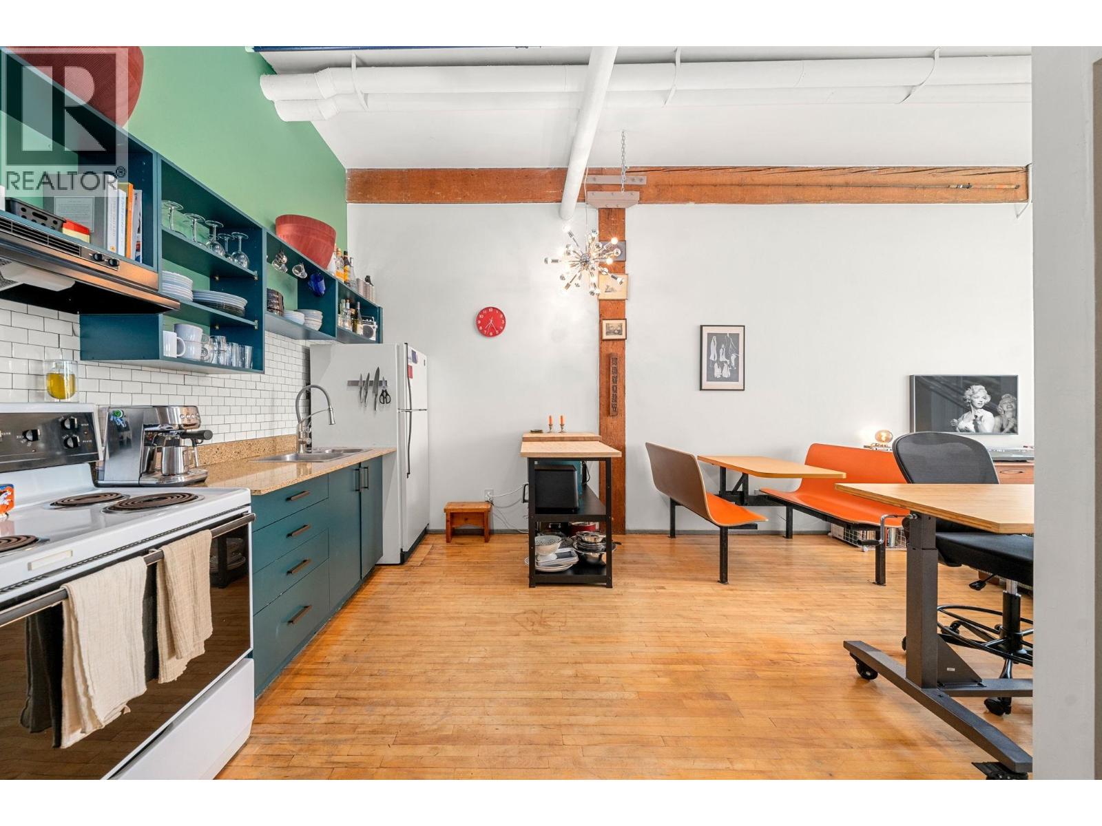 120 2556 E Hastings Street, Vancouver, British Columbia  V5K 1Z3 - Photo 2 - R3165006