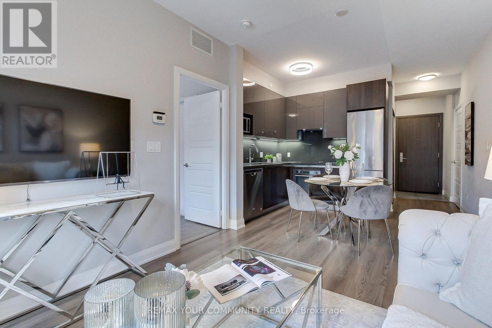 307 - 25 Water Walk Drive, Markham, Ontario  L6G 0G3 - Photo 16 - N13781592