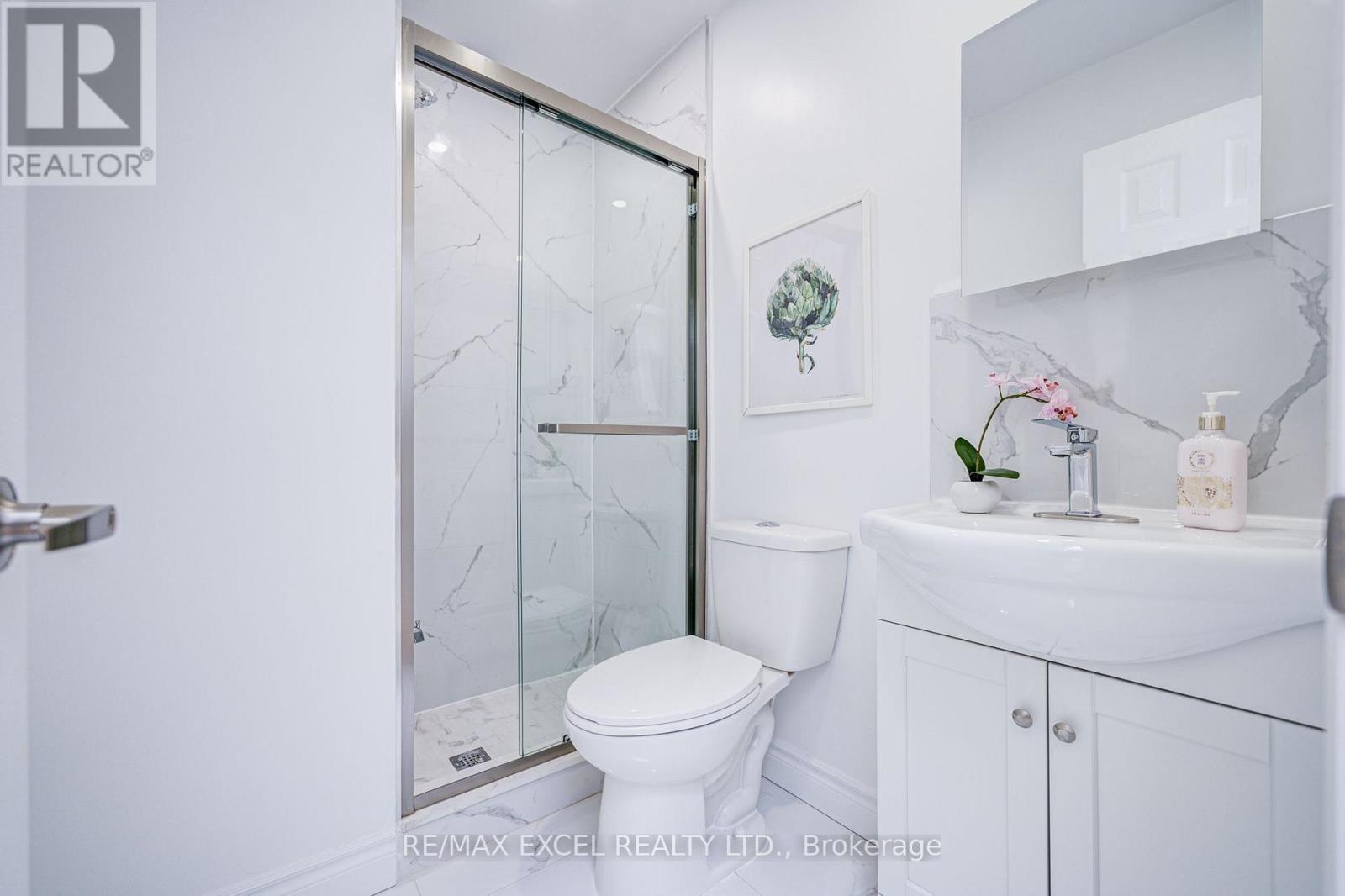 8 Simsbury Court, Markham (Milliken Mills West), Ontario  L3R 3G7 - Photo 16 - N13781606