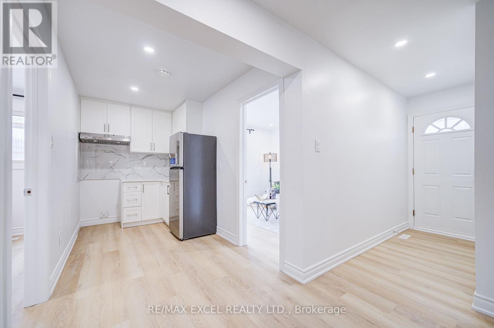 8 Simsbury Court, Markham (Milliken Mills West), Ontario  L3R 3G7 - Photo 23 - N13781606