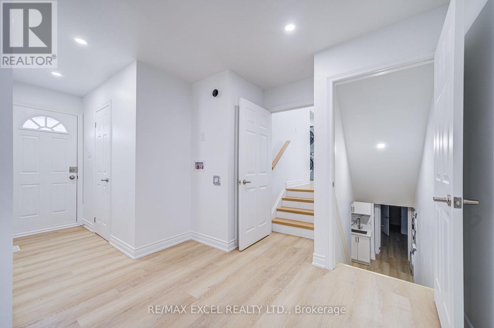 8 Simsbury Court, Markham (Milliken Mills West), Ontario  L3R 3G7 - Photo 24 - N13781606