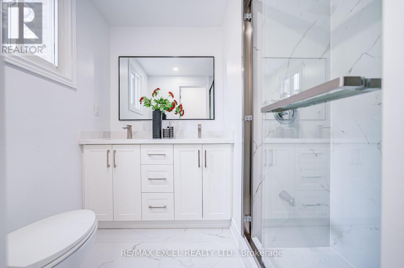 8 Simsbury Court, Markham (Milliken Mills West), Ontario  L3R 3G7 - Photo 34 - N13781606